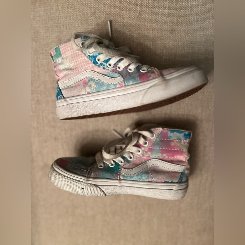 🌸 Girls Pastel Patchwork Hi Top Vans - Size 13 - Picture 2 of 7